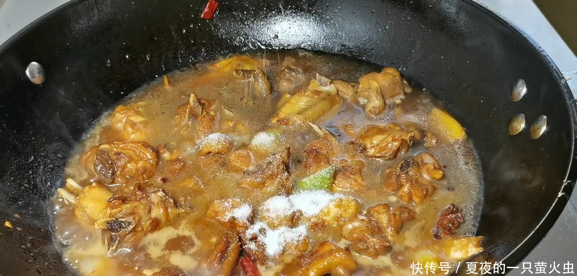 红烧鸡块最好吃的做法,学会这一招,色泽红亮,鸡肉鲜香又入味