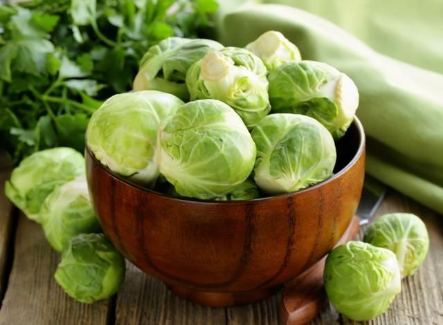 德国人来中国菜市场，看到这菜时差点跪了：为何它变大了100倍