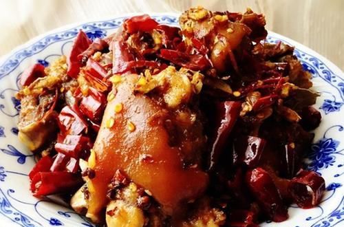 甩开腮帮子啃吧、吃吧！几道饭遭殃，好吃到吮指，让你添饭不停！