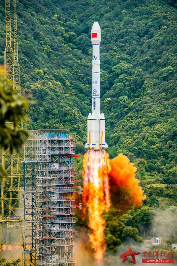 发射场 人间何处不巉岩——西昌卫星发射中心战艰难纪实