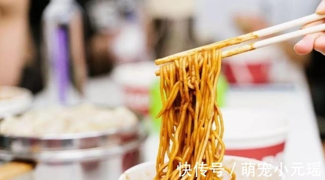 泡面别只知康师傅？中国式泡面迎来“新翘楚”，好滋味激发味蕾贼好吃