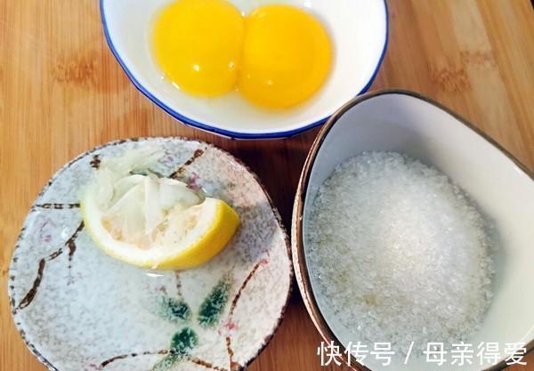 柠檬汁|空心泡芙，填入芒果冰淇淋，果酸成了甜蜜的幸福桥梁