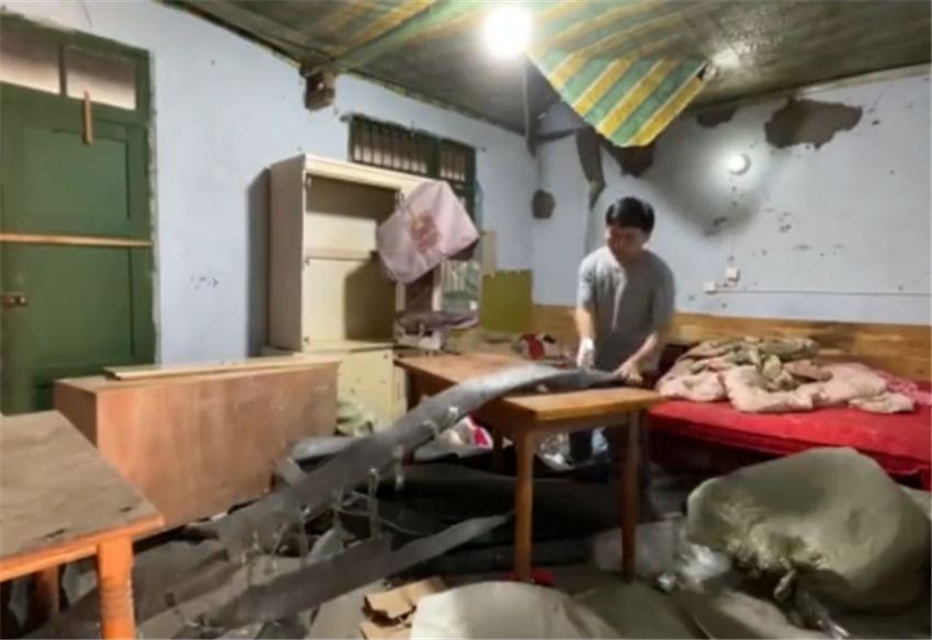 厂房|成都老公为妻女改造废弃厂房宿舍，15㎡空间，千元改造成温馨的家