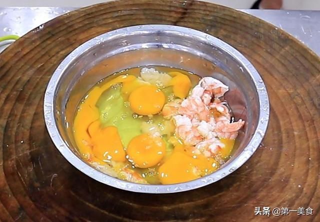 虾仁|虾仁炒蛋到底先炒鸡蛋还是虾仁，很多人都做错了，厨师长教你做法