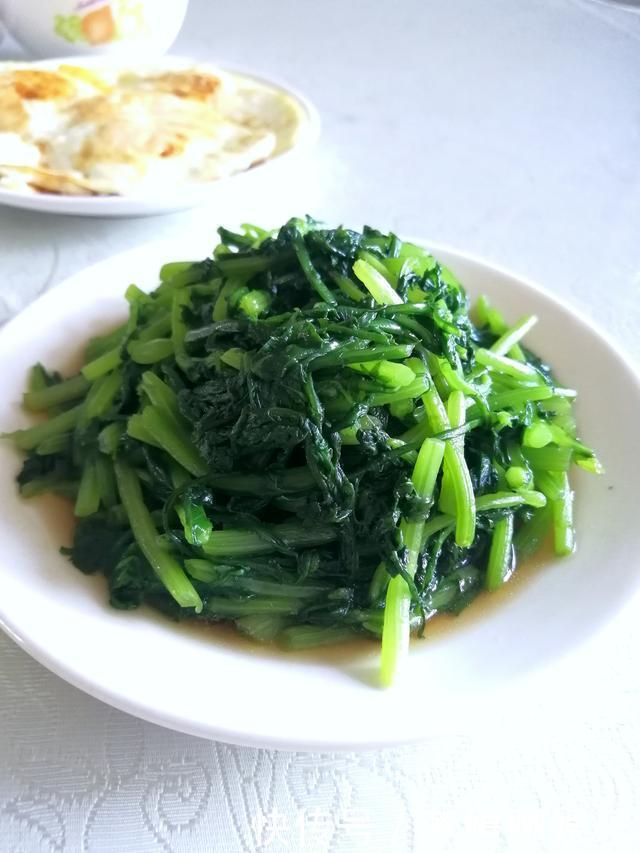 不用|国家允许摆地摊,流动商贩再也不用提心吊胆了,亲友劝我去卖早餐