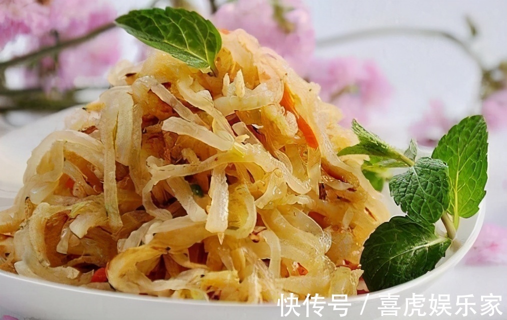 虾米|女性不肚子鼓鼓,坚持吃三种美食,排毒燃脂,甩掉大肚子