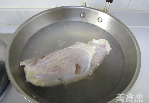 爷爷传下来的酱牛肉秘方,牛肉香嫩有嚼劲,做法简单只需3步!