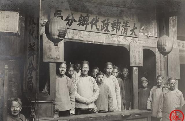 生活照|老照片清末人物生活照，女子展示发髻，幼儿园孩子学英语