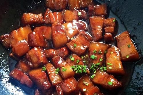 做红烧肉，记住“4个窍门”，做好后肉质软烂不油腻，香味浓