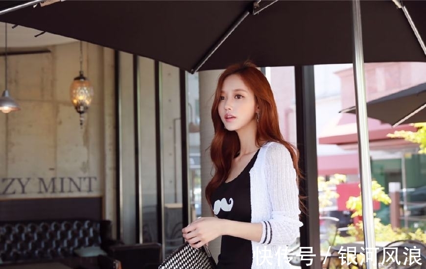 针织开衫|每日一珠 孙允珠时尚条纹搭配针织开衫