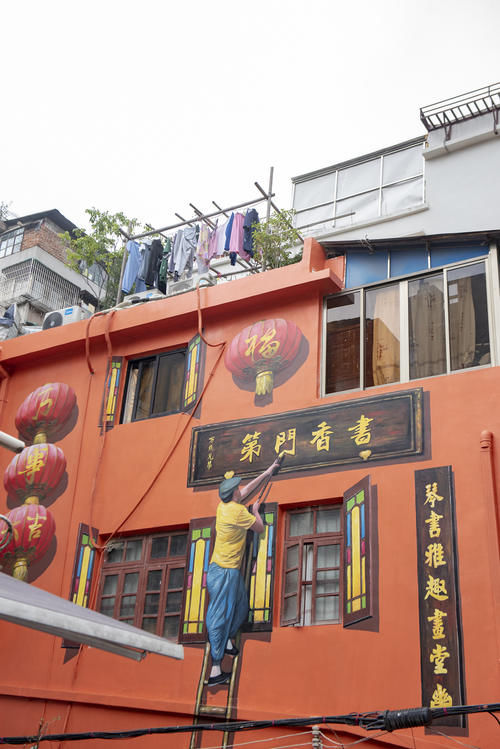 广州北京路一街之隔，又一网红马路出现，在紫荆花掩映下实在太美