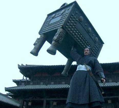 古代人持刀纵马,现代人营养均衡,究竟谁的力气更大呢?