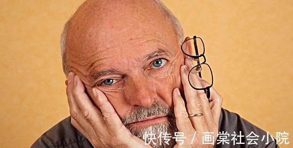 记忆力|如何知道自己会不会老年痴呆?一个动作教你测试,立马就能看出来