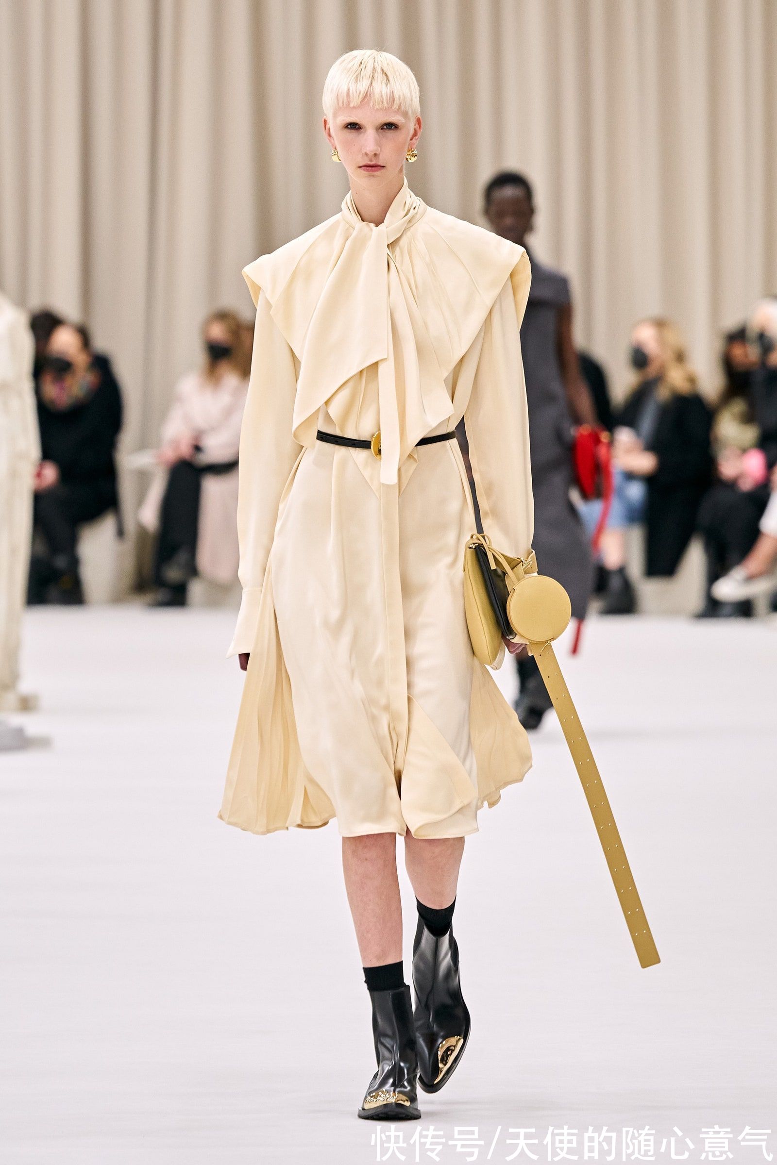 沙漏形|Jil Sander2022秋冬成衣系列经典看点细节分析