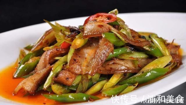 诀窍|做回锅肉时,牢记两个诀窍,别犯一个错误,回锅肉肥而不腻更好吃