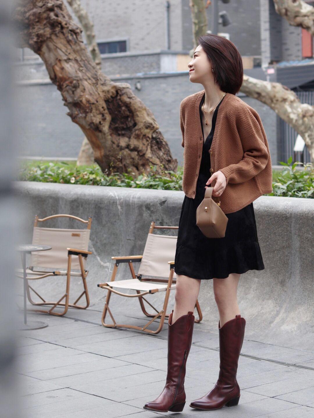 搭配 “针织衫”怎么穿才洋气?这些搭配温柔舒适还不挑人,咋穿都好看