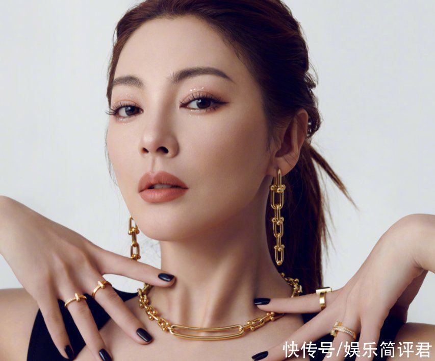 那英 那英节目中直言喜欢张雨绮,表情完全掩饰不住,张雨绮发文表感谢