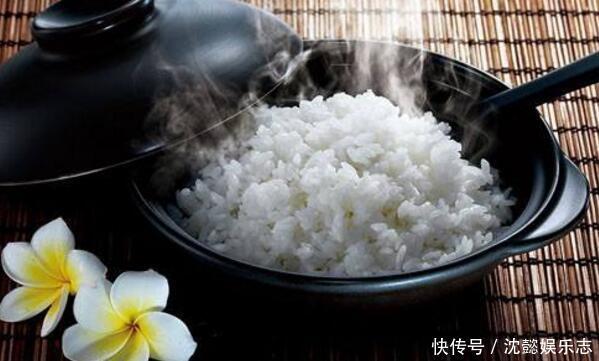 比例|煮饭时,不要直接下锅煮,教你5个技巧,煮出来的米饭又软又香甜