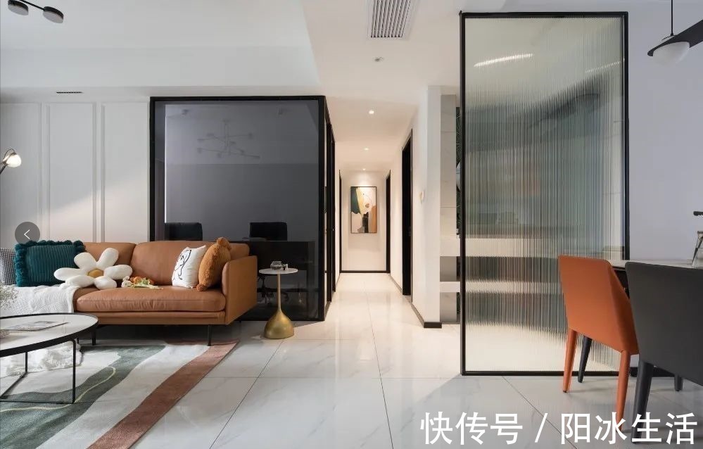 橙绿撞色|精选案例丨130平现代混搭婚房,橙绿撞色吸睛十足!