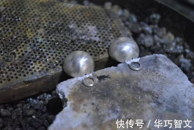 半球形 这件暗藏机关的项链,又变手链的可拆搭扣