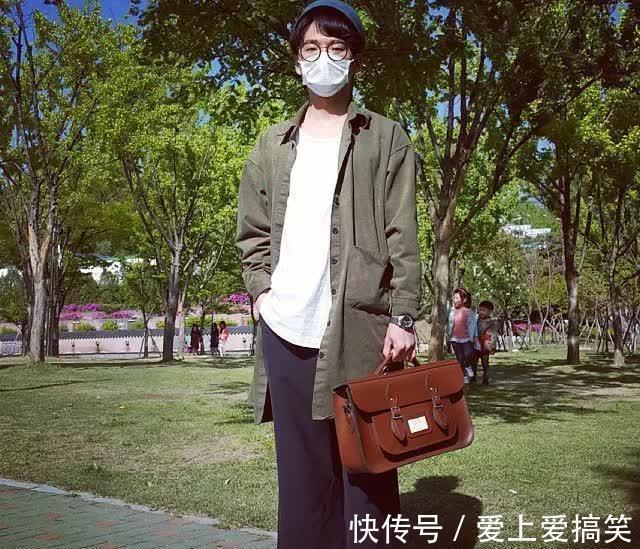 拖鞋|体育生都爱“拖鞋和白袜”,如此土爆的搭配,为何这么受欢迎?