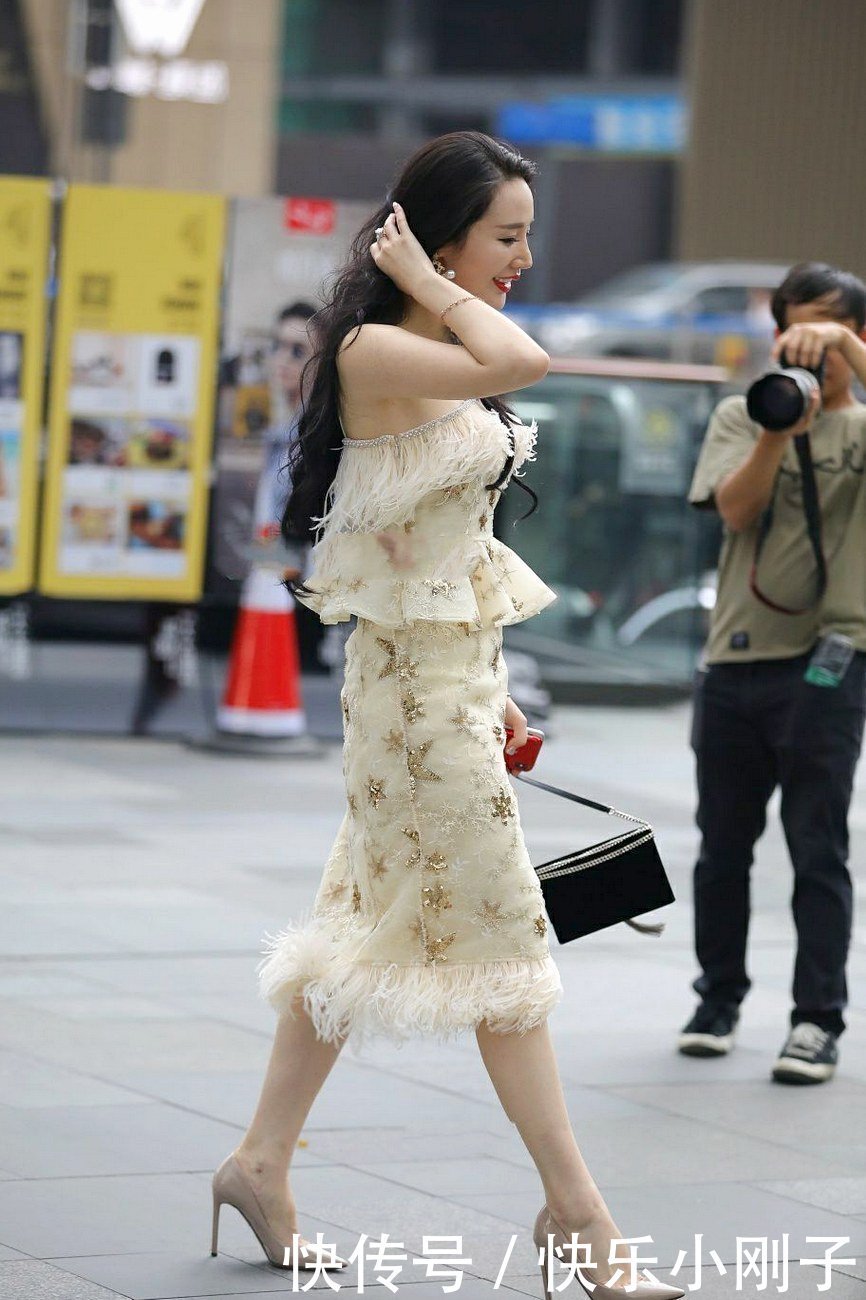 辣妈|超级自信的80后辣妈,精致优雅又显女人味!