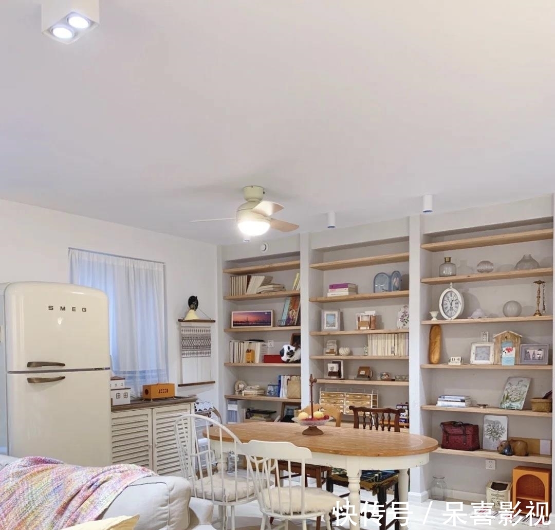 护墙板|参观了这个家,才明白什么叫高雅,全屋大白墙,竞没有一丝的俗气