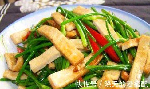 韭菜炒豆腐|对身体很好的3种食物，延缓衰老，滋润肌肤，谁吃谁受益