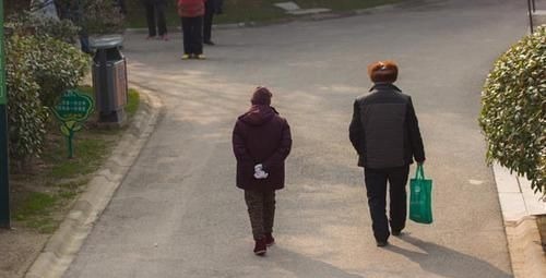 睡眠质量|老话说“人睡三觉,命比纸薄”!可能比失眠更伤身,不少人还在犯