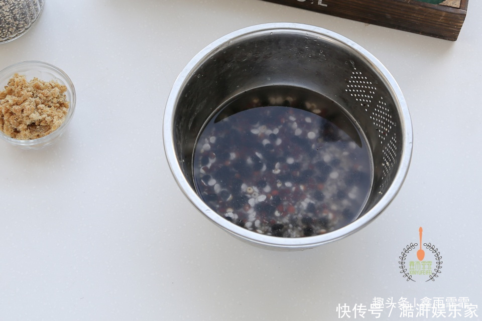 同学聚会|五十岁同学聚会,某同学30岁的脸气色佳,看她带的饭,我收藏了