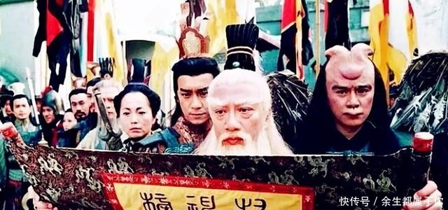 封神演义中,杨戬两次去火云洞见三皇,为何唯独轩辕黄帝不说话!