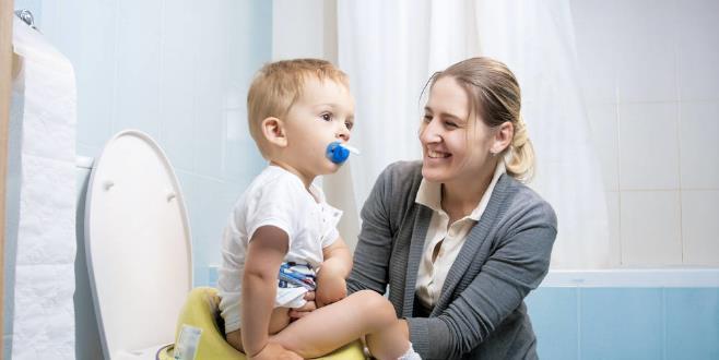 如厕|如何给宝宝进行如厕训练？试试这几招，轻松让娃自己上厕所