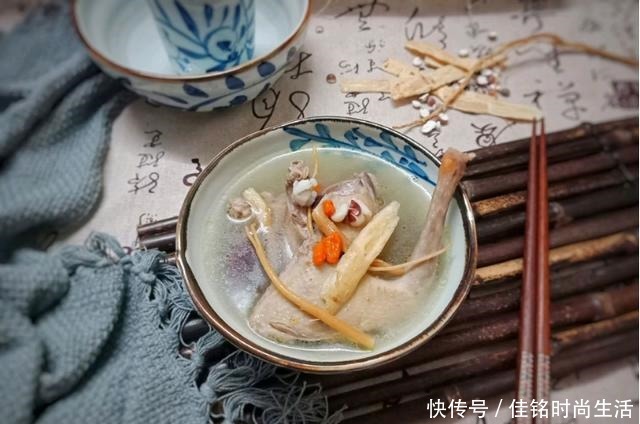 拥有非常|鸽子汤用什么辅料这几种食材是“良配”,汤鲜肉嫩,营养翻倍