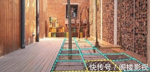 翻新|老宅翻新,用拆下来的红砖搭建4m高围墙,废旧瓦片铺地,结实耐看