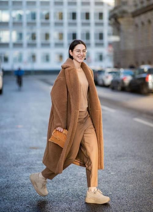 今年超火的双面呢大衣,时尚与风度并存,还不学起来!