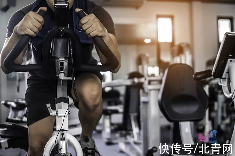 热量|为什么通常女性怕冷,男性怕热?没想到竟是因为……