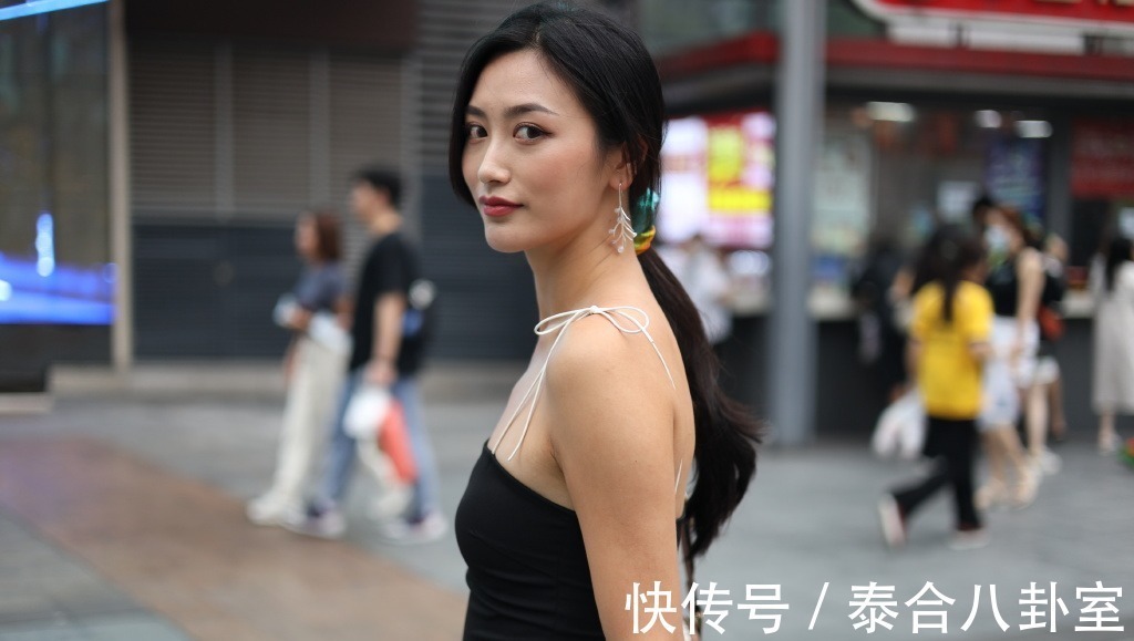 发挥性 衣品不够好,就选吊带连衣裙,轻松解决穿搭问题!