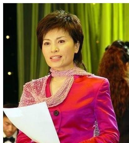 坠楼|央视主持李瑞英，儿子坠楼挂断电话继续主持，其实另有苦衷