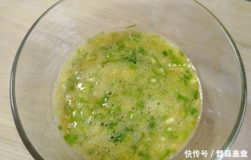 令家人着迷的早餐，鸡蛋灌饼自己做，外焦内软爱起层，一次成功