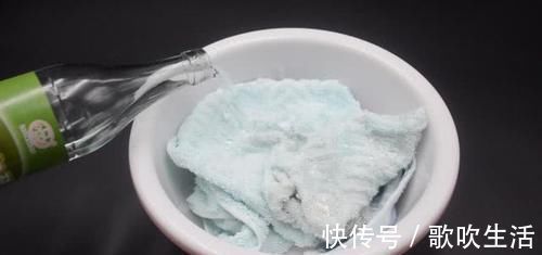 不管毛巾有多脏,简单一个清洗方法,毛巾立马焕然一新,赶紧试试