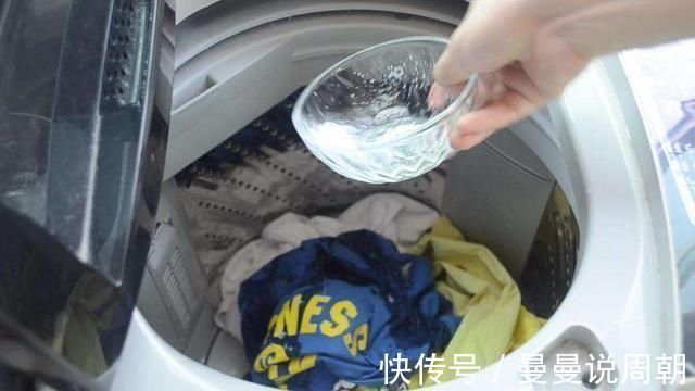 衣服|机洗衣服不能只放洗衣液,关键的几步,让衣服洗得更干净