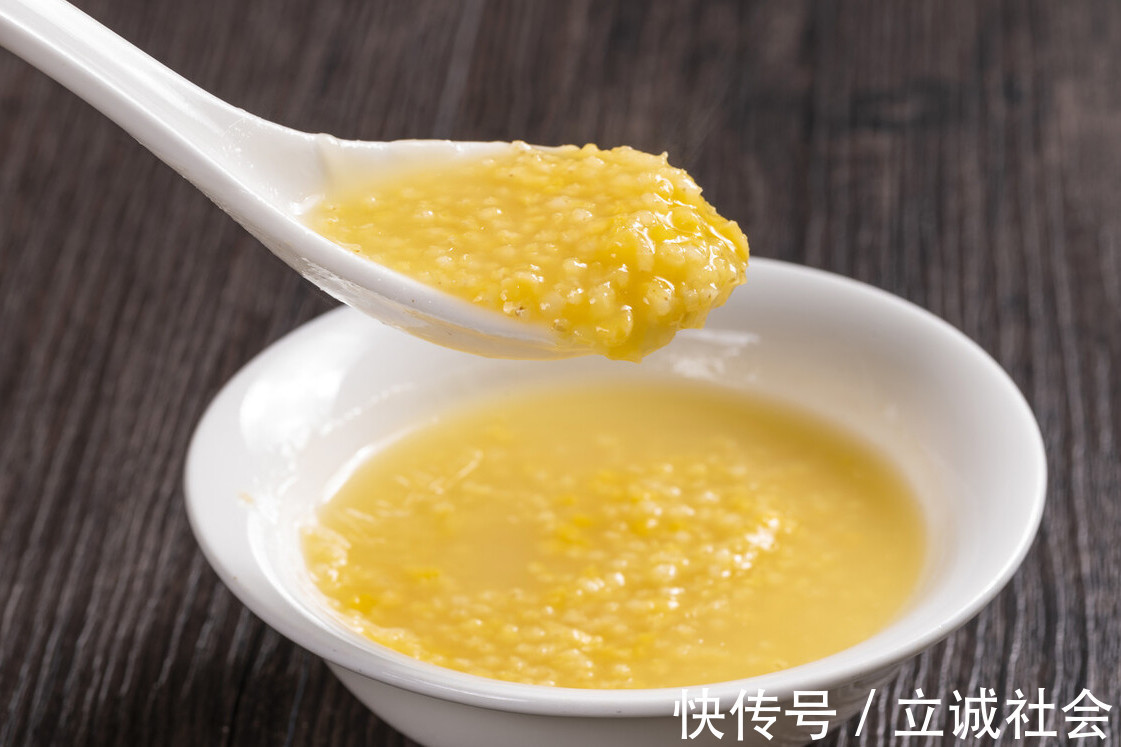 小米粥|熬小米粥，最忌直接下锅，学会2个窍门，米粥香浓好喝，还有米油