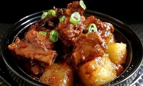 吃到满头大汗的下饭菜，香辣鲜美，开吃就停不下来，驱寒暖胃！