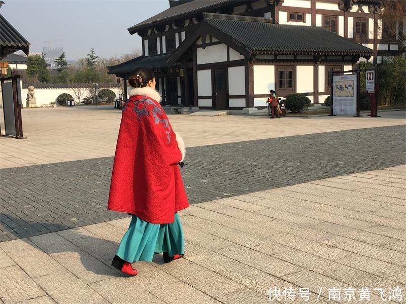 建筑风格|这是我见过最美的讲解员服饰，还有更美的吗？