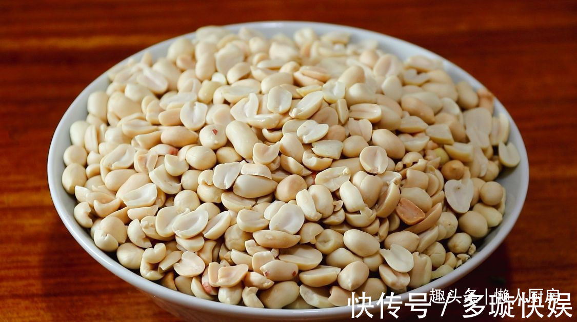 懒哥|花生米不加一滴水，撒点白糖熬一下，比油炸得更好吃，香甜酥脆