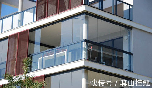 无框玻璃|阳台万万不要装传统玻璃窗了,聪明人更爱用这种代替,漂亮又大气
