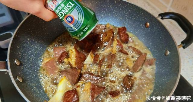 冬天,此肉贵点也要常吃,萝卜和它是绝配,营养极高,炖一锅真香