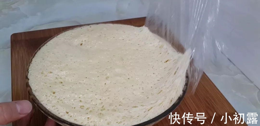 黄油|面粉这样做才好吃, 不用烤箱, 不用黄油, 也能做出拉丝面包, 超香