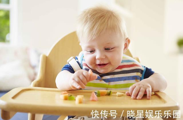 咀嚼|同样都是小婴儿,为何宝宝出牙有早有晚?主要和3个因素有关