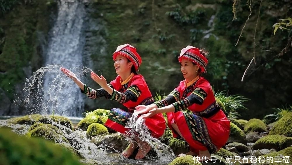 中国宣汉：春风十里，三月花海艳巴山